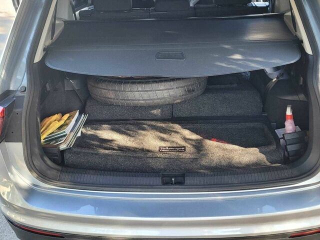 Серый Фольксваген Тигуан, объемом двигателя 2 л и пробегом 86 тыс. км за 17500 $, фото 7 на Automoto.ua