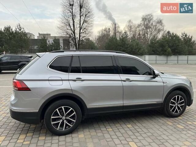Серый Фольксваген Тигуан, объемом двигателя 2 л и пробегом 119 тыс. км за 19500 $, фото 62 на Automoto.ua