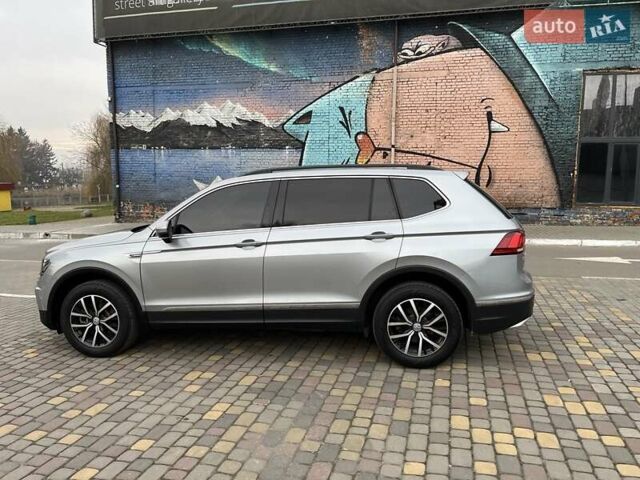 Серый Фольксваген Тигуан, объемом двигателя 2 л и пробегом 119 тыс. км за 19500 $, фото 53 на Automoto.ua