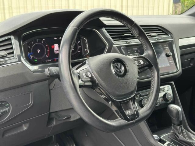 Сірий Фольксваген Тігуан, об'ємом двигуна 2 л та пробігом 11 тис. км за 7500 $, фото 10 на Automoto.ua