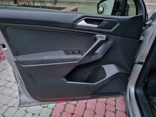 Сірий Фольксваген Тігуан, об'ємом двигуна 2 л та пробігом 88 тис. км за 20000 $, фото 9 на Automoto.ua