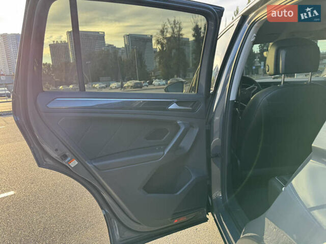 Серый Фольксваген Тигуан, объемом двигателя 1.97 л и пробегом 30 тыс. км за 35000 $, фото 16 на Automoto.ua