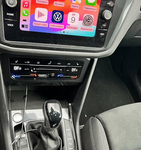 Серый Фольксваген Тигуан, объемом двигателя 1.98 л и пробегом 88 тыс. км за 43106 $, фото 7 на Automoto.ua