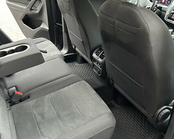 Серый Фольксваген Тигуан, объемом двигателя 2 л и пробегом 194 тыс. км за 31500 $, фото 30 на Automoto.ua