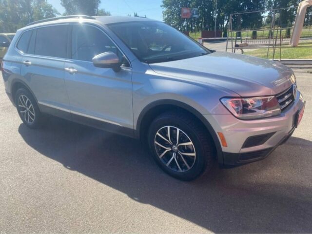 Серый Фольксваген Тигуан, объемом двигателя 2 л и пробегом 90 тыс. км за 23000 $, фото 2 на Automoto.ua