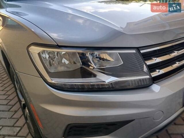 Серый Фольксваген Тигуан, объемом двигателя 1.98 л и пробегом 60 тыс. км за 19000 $, фото 5 на Automoto.ua