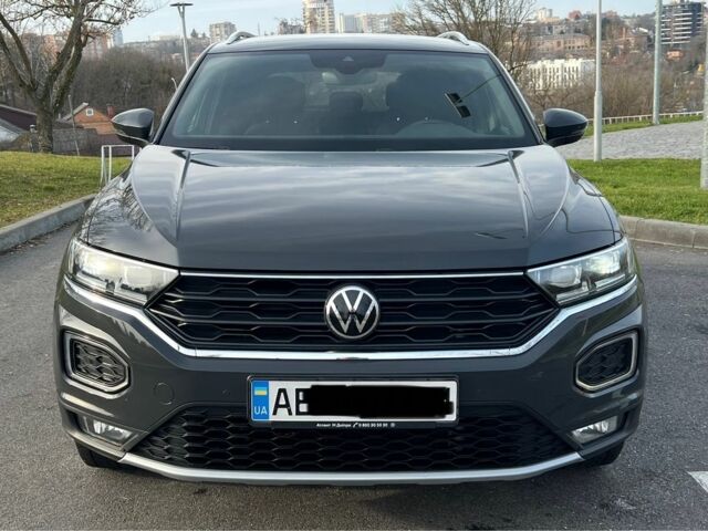Серый Фольксваген Тигуан, объемом двигателя 1.5 л и пробегом 49 тыс. км за 23700 $, фото 5 на Automoto.ua