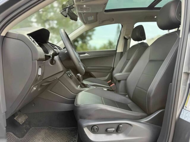 Сірий Фольксваген Тігуан, об'ємом двигуна 2 л та пробігом 13 тис. км за 10000 $, фото 9 на Automoto.ua