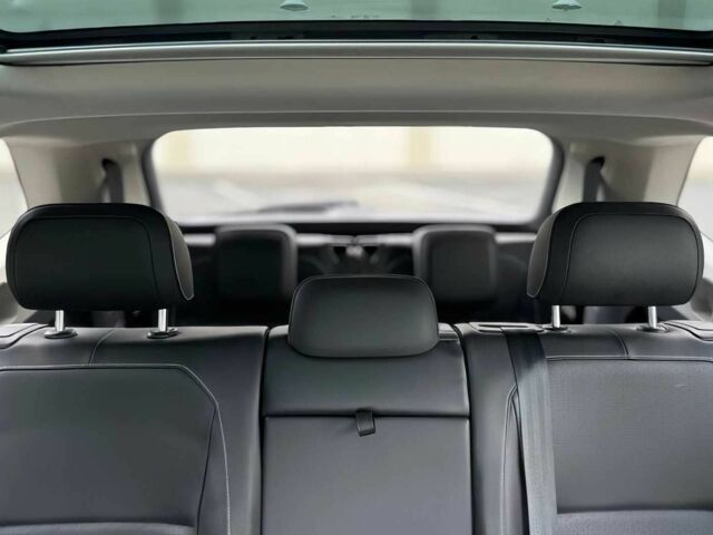 Сірий Фольксваген Тігуан, об'ємом двигуна 2 л та пробігом 13 тис. км за 10000 $, фото 16 на Automoto.ua