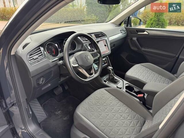 Серый Фольксваген Тигуан, объемом двигателя 1.97 л и пробегом 50 тыс. км за 34500 $, фото 27 на Automoto.ua