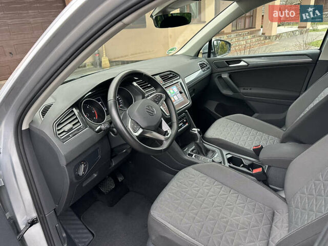 Сірий Фольксваген Тігуан, об'ємом двигуна 1.97 л та пробігом 160 тис. км за 28650 $, фото 41 на Automoto.ua