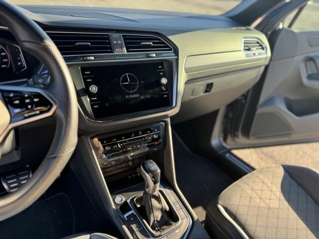 Серый Фольксваген Тигуан, объемом двигателя 2 л и пробегом 52 тыс. км за 36999 $, фото 21 на Automoto.ua