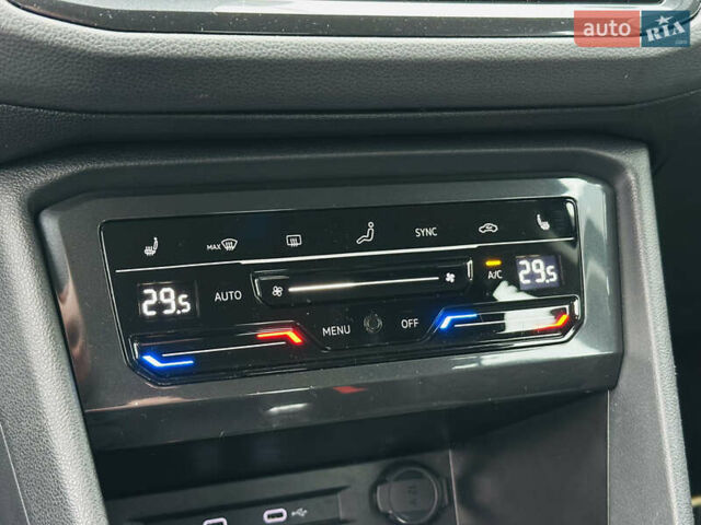 Серый Фольксваген Тигуан, объемом двигателя 1.97 л и пробегом 150 тыс. км за 26300 $, фото 32 на Automoto.ua