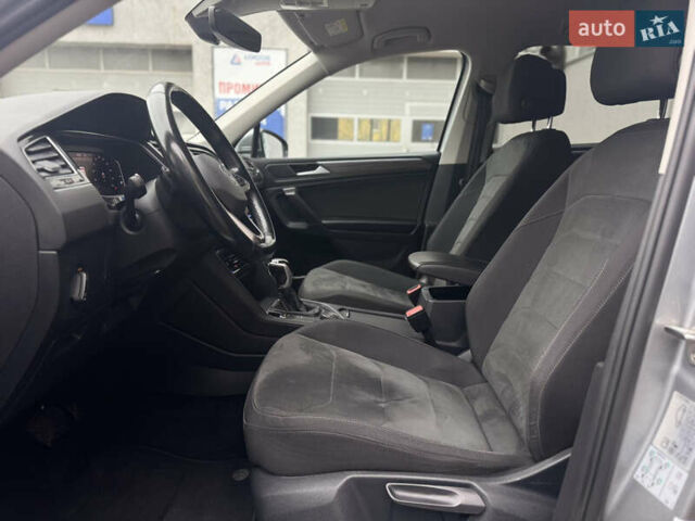 Сірий Фольксваген Тігуан, об'ємом двигуна 2 л та пробігом 204 тис. км за 34499 $, фото 9 на Automoto.ua