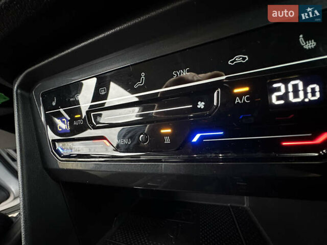 Сірий Фольксваген Тігуан, об'ємом двигуна 1.97 л та пробігом 160 тис. км за 28650 $, фото 92 на Automoto.ua