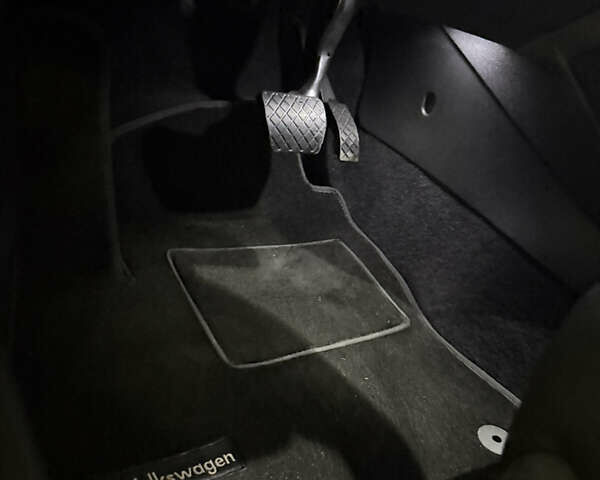 Серый Фольксваген Тигуан, объемом двигателя 1.98 л и пробегом 104 тыс. км за 25200 $, фото 12 на Automoto.ua