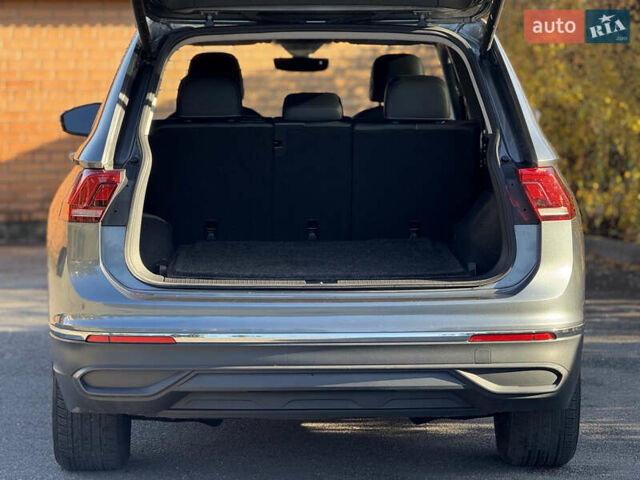 Серый Фольксваген Тигуан, объемом двигателя 2 л и пробегом 120 тыс. км за 23500 $, фото 15 на Automoto.ua