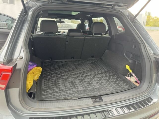 Сірий Фольксваген Тігуан, об'ємом двигуна 2 л та пробігом 98 тис. км за 24900 $, фото 11 на Automoto.ua