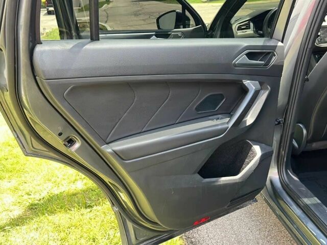 Серый Фольксваген Тигуан, объемом двигателя 2 л и пробегом 38 тыс. км за 13000 $, фото 10 на Automoto.ua