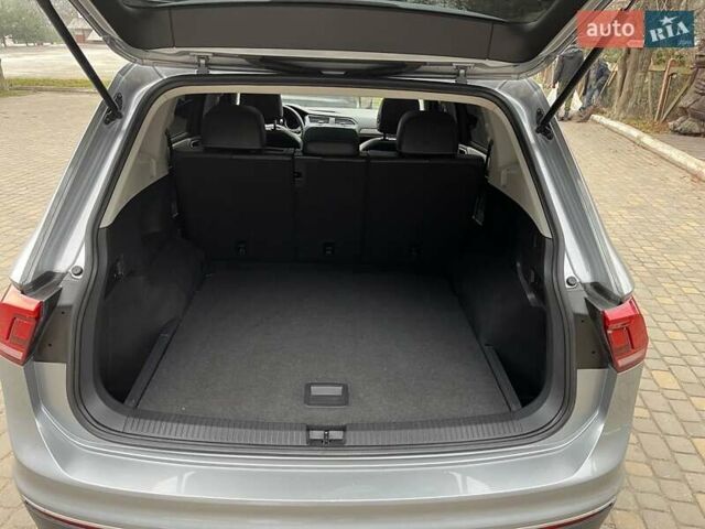 Серый Фольксваген Тигуан, объемом двигателя 2 л и пробегом 119 тыс. км за 19500 $, фото 42 на Automoto.ua