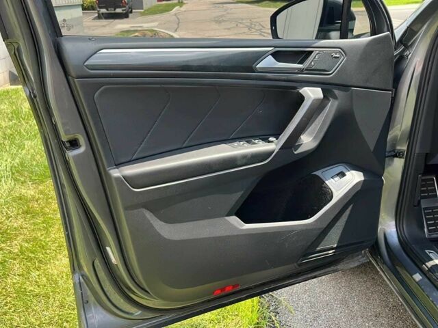 Серый Фольксваген Тигуан, объемом двигателя 2 л и пробегом 38 тыс. км за 13000 $, фото 6 на Automoto.ua