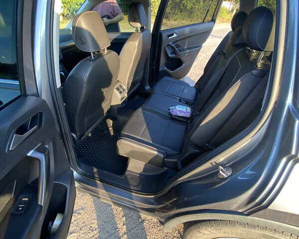 Серый Фольксваген Тигуан, объемом двигателя 1.98 л и пробегом 119 тыс. км за 21500 $, фото 10 на Automoto.ua