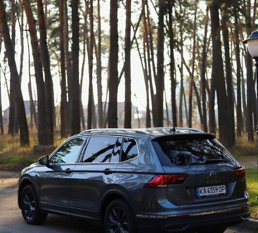 Серый Фольксваген Тигуан, объемом двигателя 1.98 л и пробегом 82 тыс. км за 25000 $, фото 2 на Automoto.ua