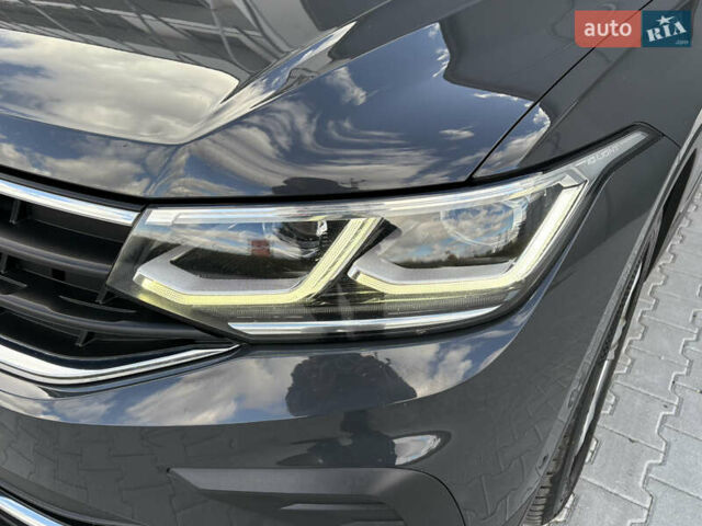 Серый Фольксваген Тигуан, объемом двигателя 2 л и пробегом 176 тыс. км за 27950 $, фото 26 на Automoto.ua