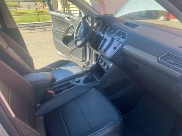 Серый Фольксваген Тигуан, объемом двигателя 2 л и пробегом 90 тыс. км за 23000 $, фото 6 на Automoto.ua