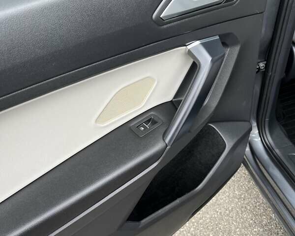 Серый Фольксваген Тигуан, объемом двигателя 1.98 л и пробегом 98 тыс. км за 24500 $, фото 52 на Automoto.ua