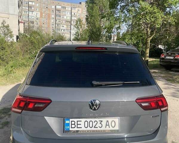 Сірий Фольксваген Тігуан, об'ємом двигуна 1.98 л та пробігом 130 тис. км за 27000 $, фото 1 на Automoto.ua