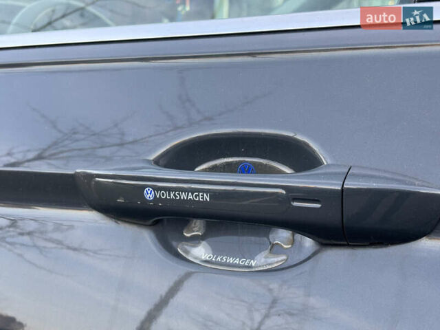 Серый Фольксваген Тигуан, объемом двигателя 1.97 л и пробегом 180 тыс. км за 31000 $, фото 10 на Automoto.ua