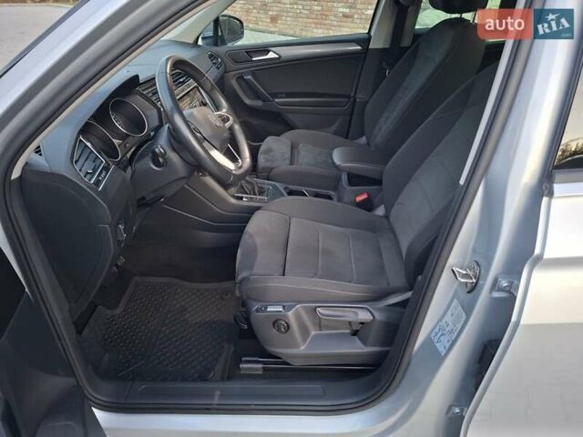 Серый Фольксваген Тигуан, объемом двигателя 1.97 л и пробегом 190 тыс. км за 26399 $, фото 17 на Automoto.ua