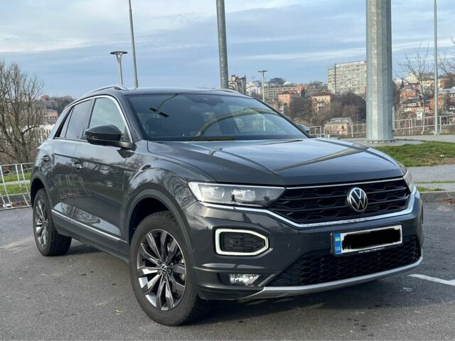 Серый Фольксваген Тигуан, объемом двигателя 1.5 л и пробегом 49 тыс. км за 23700 $, фото 1 на Automoto.ua