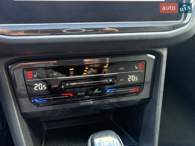 Серый Фольксваген Тигуан, объемом двигателя 2 л и пробегом 176 тыс. км за 27950 $, фото 51 на Automoto.ua