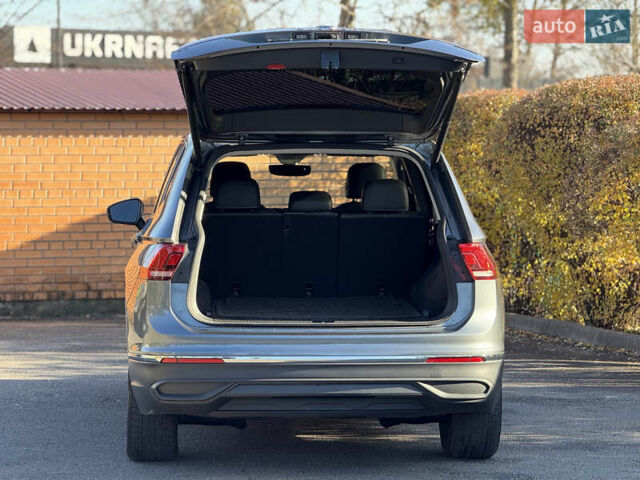 Серый Фольксваген Тигуан, объемом двигателя 2 л и пробегом 120 тыс. км за 23500 $, фото 16 на Automoto.ua