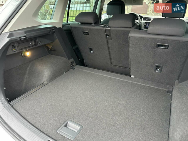 Сірий Фольксваген Тігуан, об'ємом двигуна 1.97 л та пробігом 160 тис. км за 28650 $, фото 100 на Automoto.ua