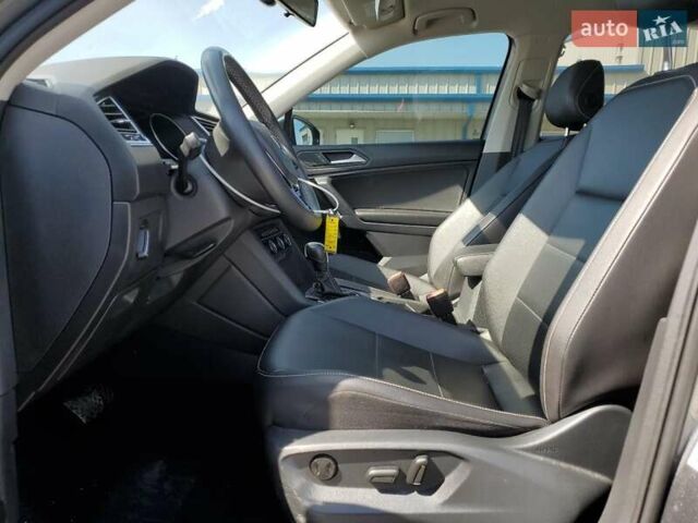 Серый Фольксваген Тигуан, объемом двигателя 1.98 л и пробегом 85 тыс. км за 4000 $, фото 6 на Automoto.ua