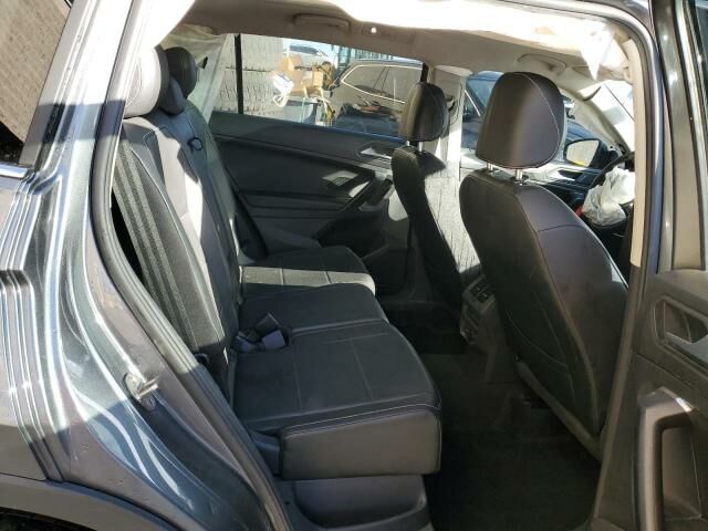 Серый Фольксваген Тигуан, объемом двигателя 2 л и пробегом 124 тыс. км за 11300 $, фото 10 на Automoto.ua