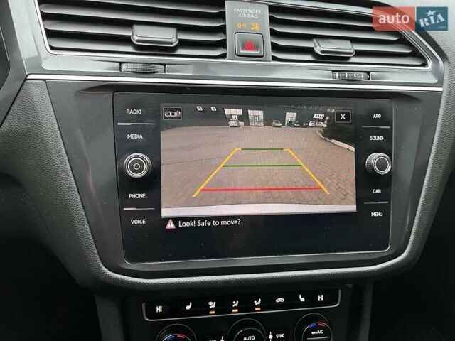 Серый Фольксваген Тигуан, объемом двигателя 2 л и пробегом 119 тыс. км за 19500 $, фото 50 на Automoto.ua