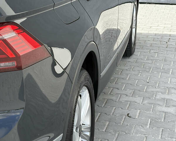 Серый Фольксваген Тигуан, объемом двигателя 2 л и пробегом 176 тыс. км за 27950 $, фото 24 на Automoto.ua