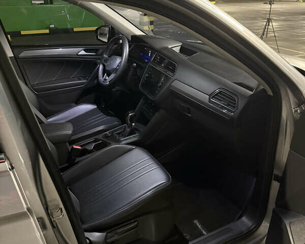 Серый Фольксваген Тигуан, объемом двигателя 1.98 л и пробегом 104 тыс. км за 25200 $, фото 21 на Automoto.ua