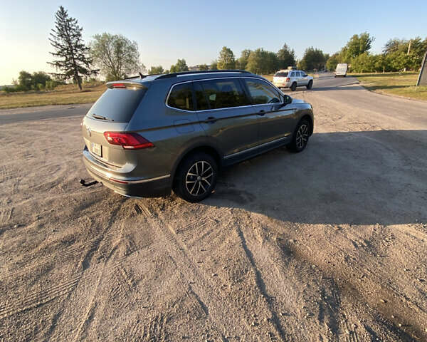 Серый Фольксваген Тигуан, объемом двигателя 1.98 л и пробегом 119 тыс. км за 21500 $, фото 7 на Automoto.ua