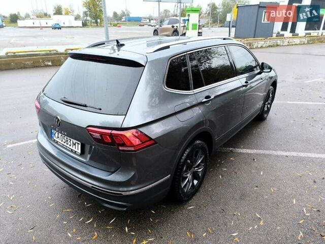 Сірий Фольксваген Тігуан, об'ємом двигуна 2 л та пробігом 63 тис. км за 23400 $, фото 13 на Automoto.ua