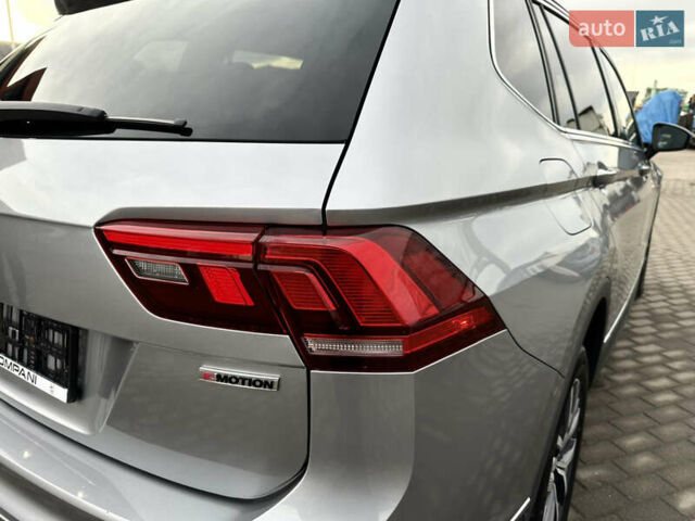 Серый Фольксваген Тигуан, объемом двигателя 2 л и пробегом 124 тыс. км за 16999 $, фото 11 на Automoto.ua