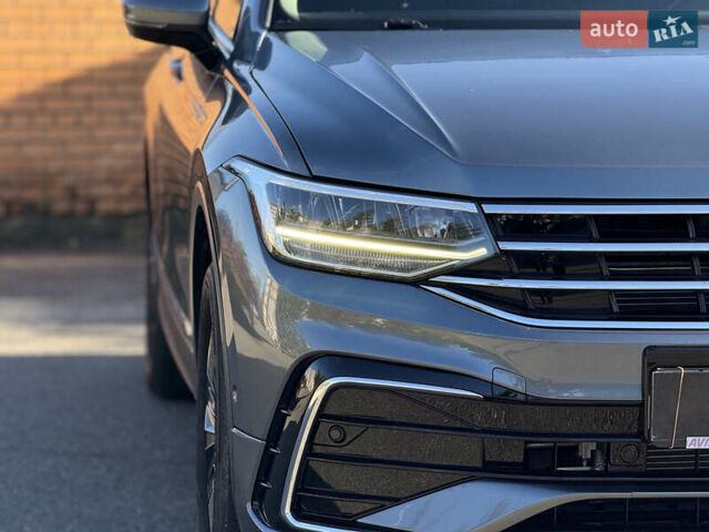 Серый Фольксваген Тигуан, объемом двигателя 2 л и пробегом 120 тыс. км за 23500 $, фото 6 на Automoto.ua