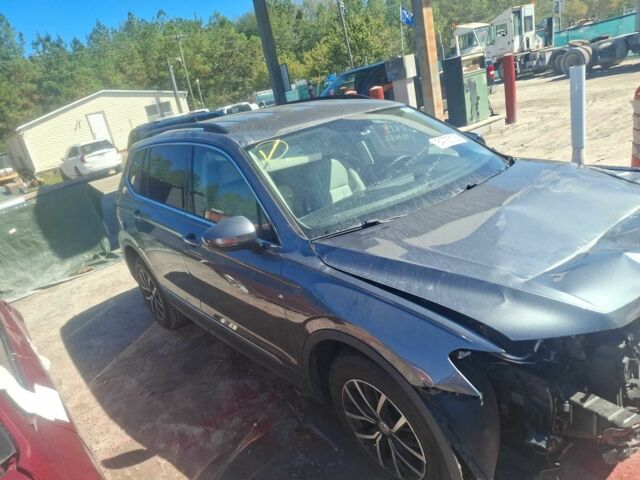 Серый Фольксваген Тигуан, объемом двигателя 2 л и пробегом 56 тыс. км за 12500 $, фото 1 на Automoto.ua