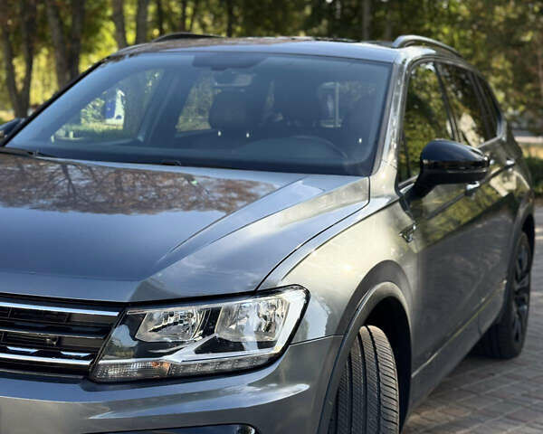 Серый Фольксваген Тигуан, объемом двигателя 1.98 л и пробегом 82 тыс. км за 21499 $, фото 15 на Automoto.ua