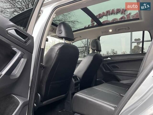 Серый Фольксваген Тигуан, объемом двигателя 2 л и пробегом 119 тыс. км за 19500 $, фото 34 на Automoto.ua