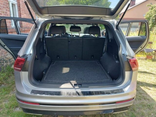 Сірий Фольксваген Тігуан, об'ємом двигуна 0 л та пробігом 58 тис. км за 13700 $, фото 12 на Automoto.ua